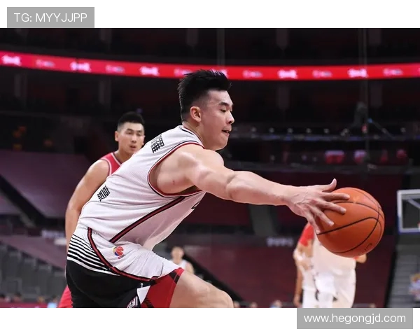李慕豪:从篮球新星到职业生涯巅峰的励志故事与奋斗历程
